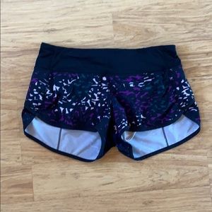 Two pair lululemon.  One a 6 and one a 4.